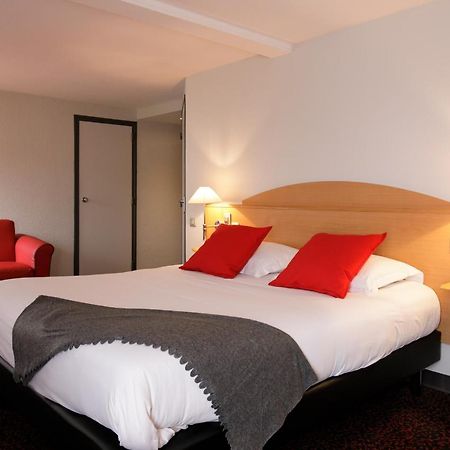 Logis Hotel L'Oree De Chartres - Barjouville Bagian luar foto