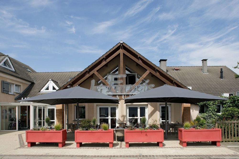 Logis Hotel L'Oree De Chartres - Barjouville Bagian luar foto