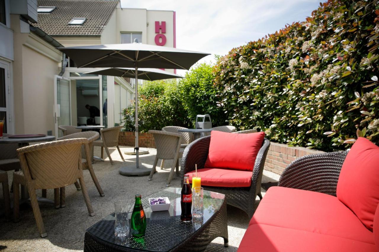 Logis Hotel L'Oree De Chartres - Barjouville Bagian luar foto