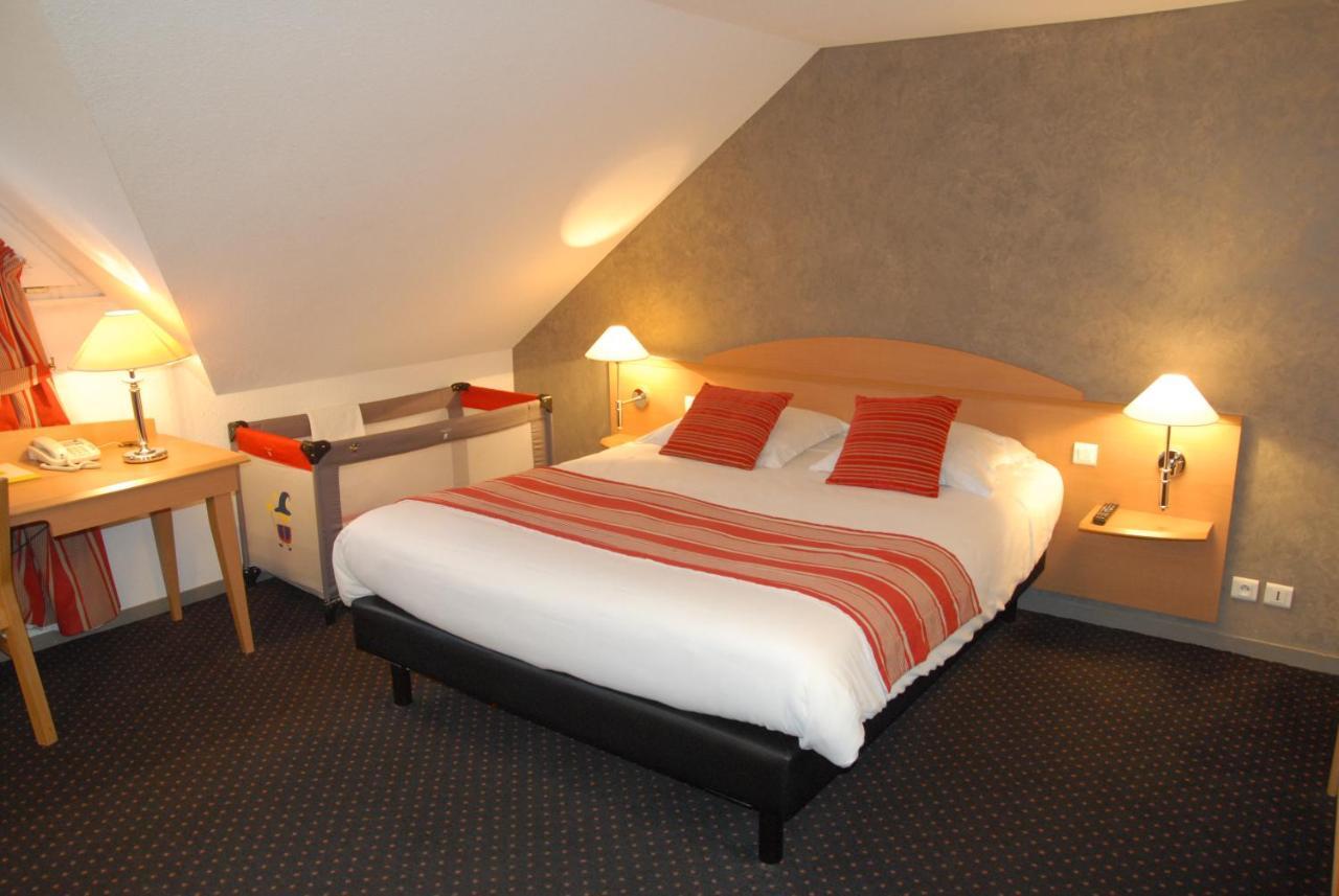 Logis Hotel L'Oree De Chartres - Barjouville Bagian luar foto
