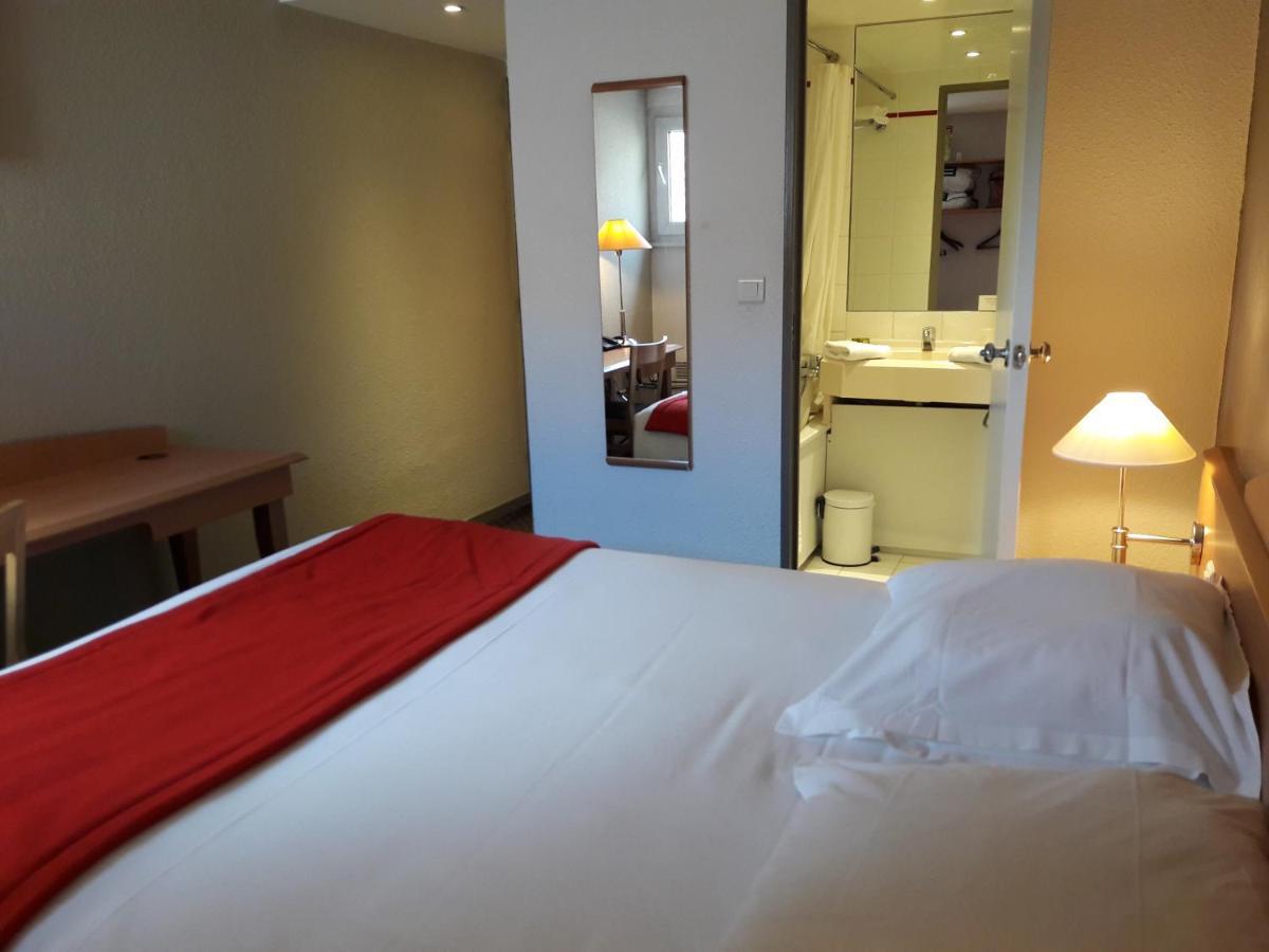 Logis Hotel L'Oree De Chartres - Barjouville Bagian luar foto