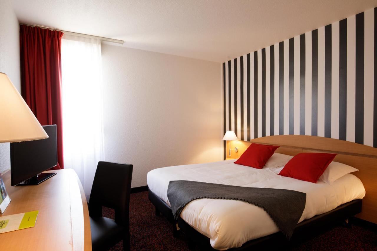 Logis Hotel L'Oree De Chartres - Barjouville Bagian luar foto