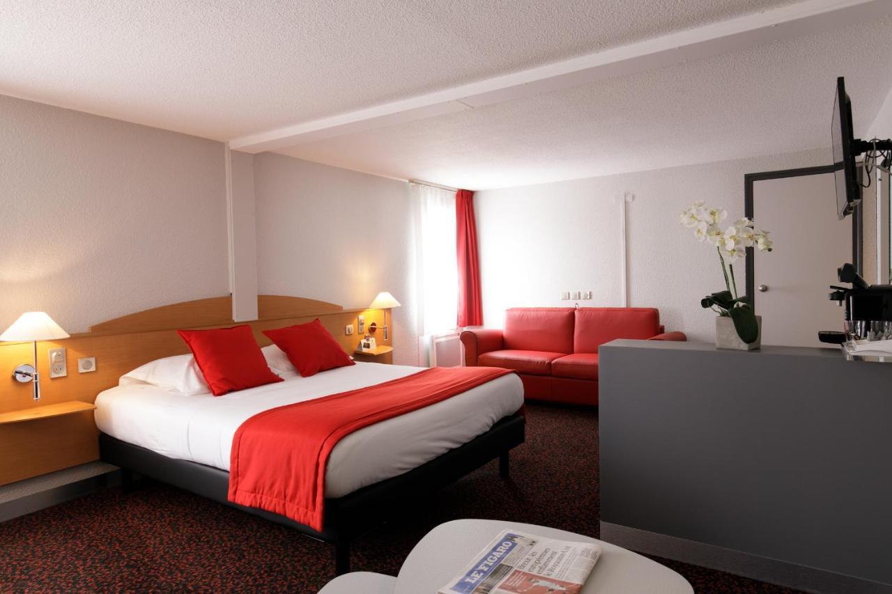 Logis Hotel L'Oree De Chartres - Barjouville Bagian luar foto