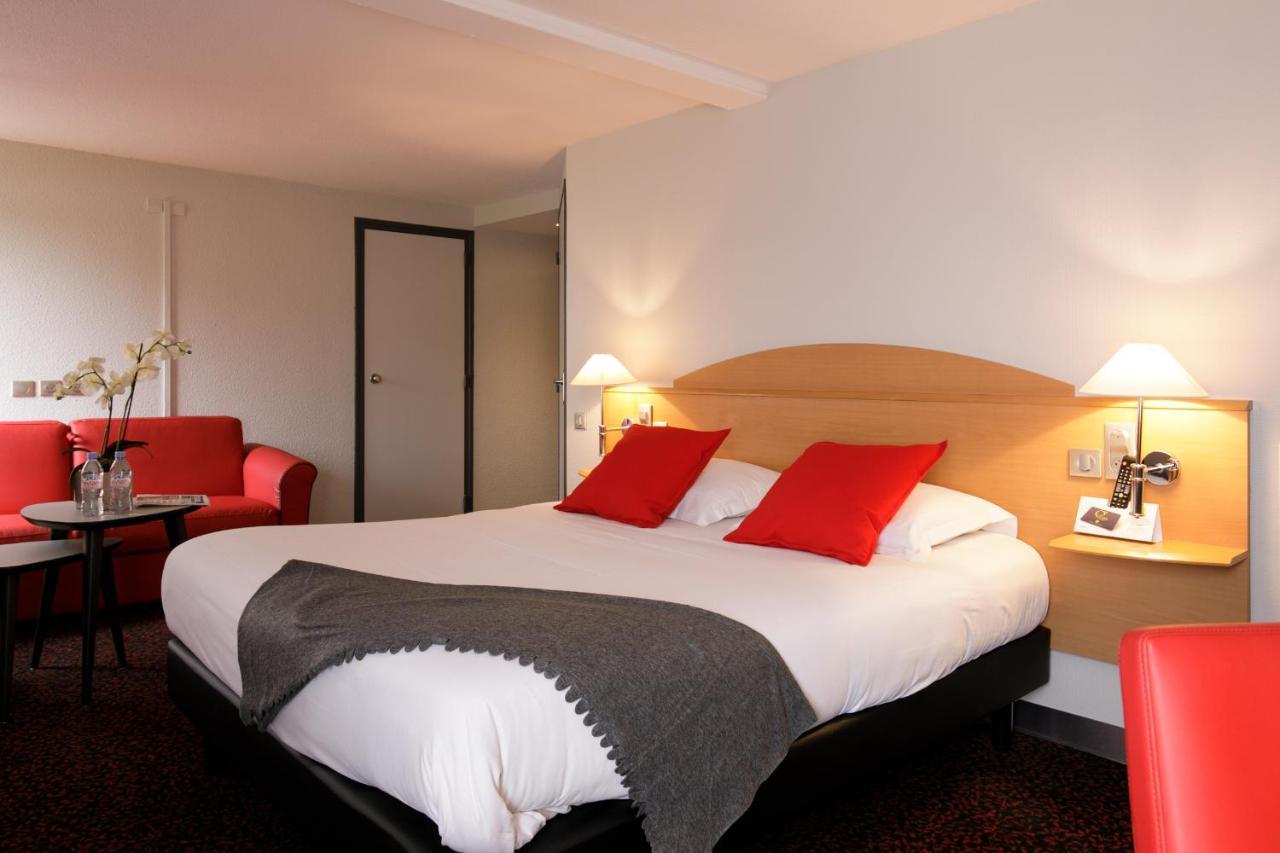 Logis Hotel L'Oree De Chartres - Barjouville Bagian luar foto