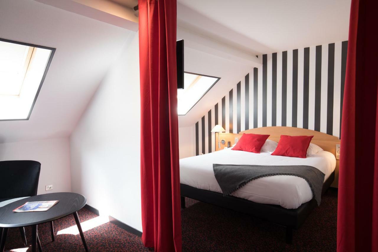 Logis Hotel L'Oree De Chartres - Barjouville Bagian luar foto